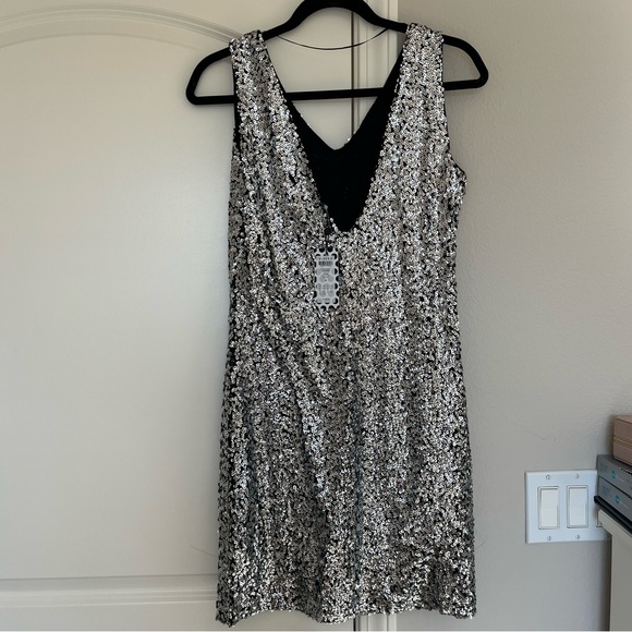 ASOS NWT Pieces Sequin V Neck Shift Dress | Size Small | Silver - Picture 5 of 6